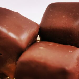 Türkische Süßware (Lokum) mit Schokolade