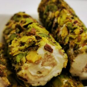 Türkische Süßwaren (Lokum) mit mehreren Nüssen