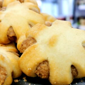 Türkische Plätzchen mit Nussfüllung